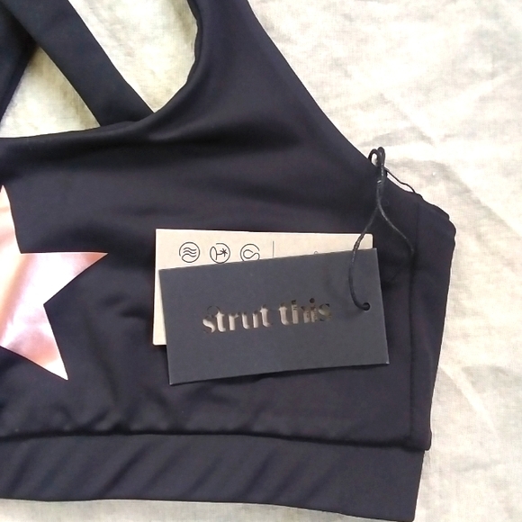 HOT! STRUT THIS Sports Bra - Picture 3 of 6